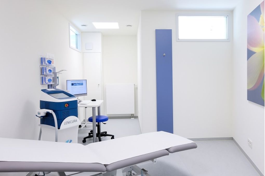 Professional wound care treatment room